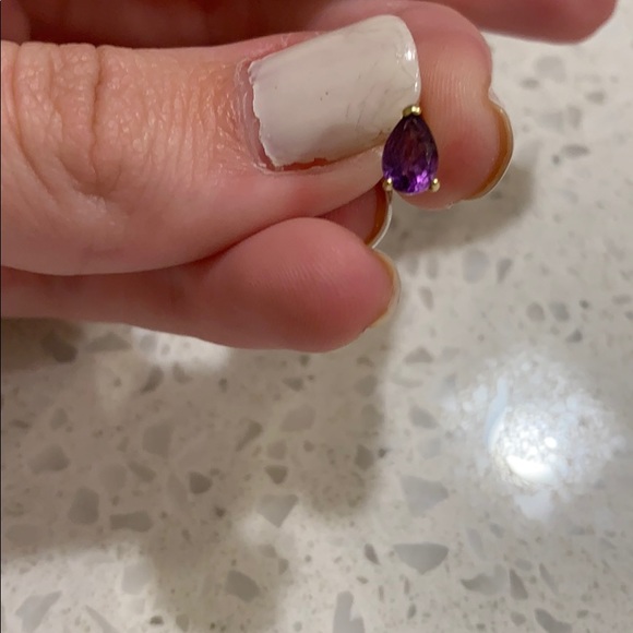 Teardrop Amethyst earrings set in 14k gold - Picture 3 of 4